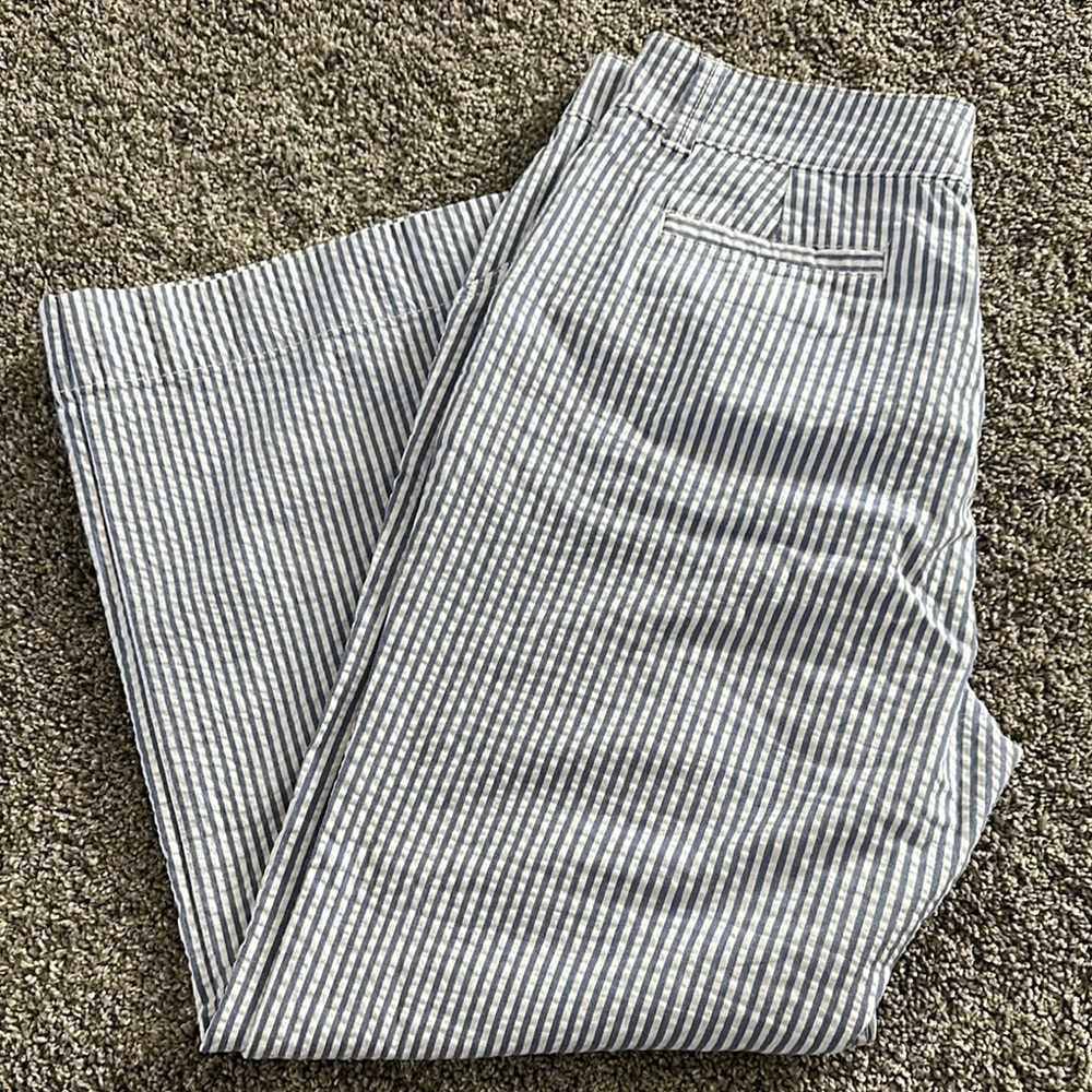 Vineyard Vines White and Blue Cropped Pants with Vertical Stripes